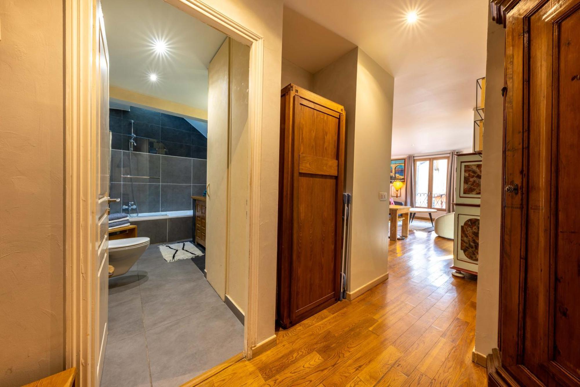 Spacious And Bright Flat Close To The Beach : Heart Of Old Ницца Экстерьер фото